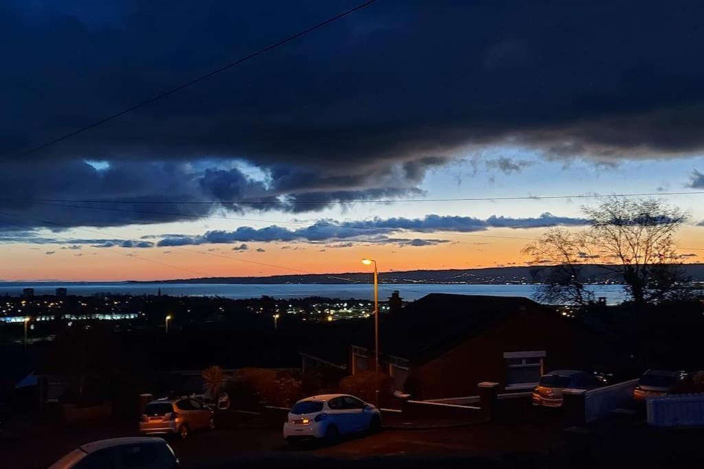 Bellevue Bungalow - Comfortable Home With Amazing Views Belfast Extérieur photo